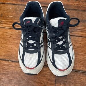 New Balance 990v5 Athletic Shoes